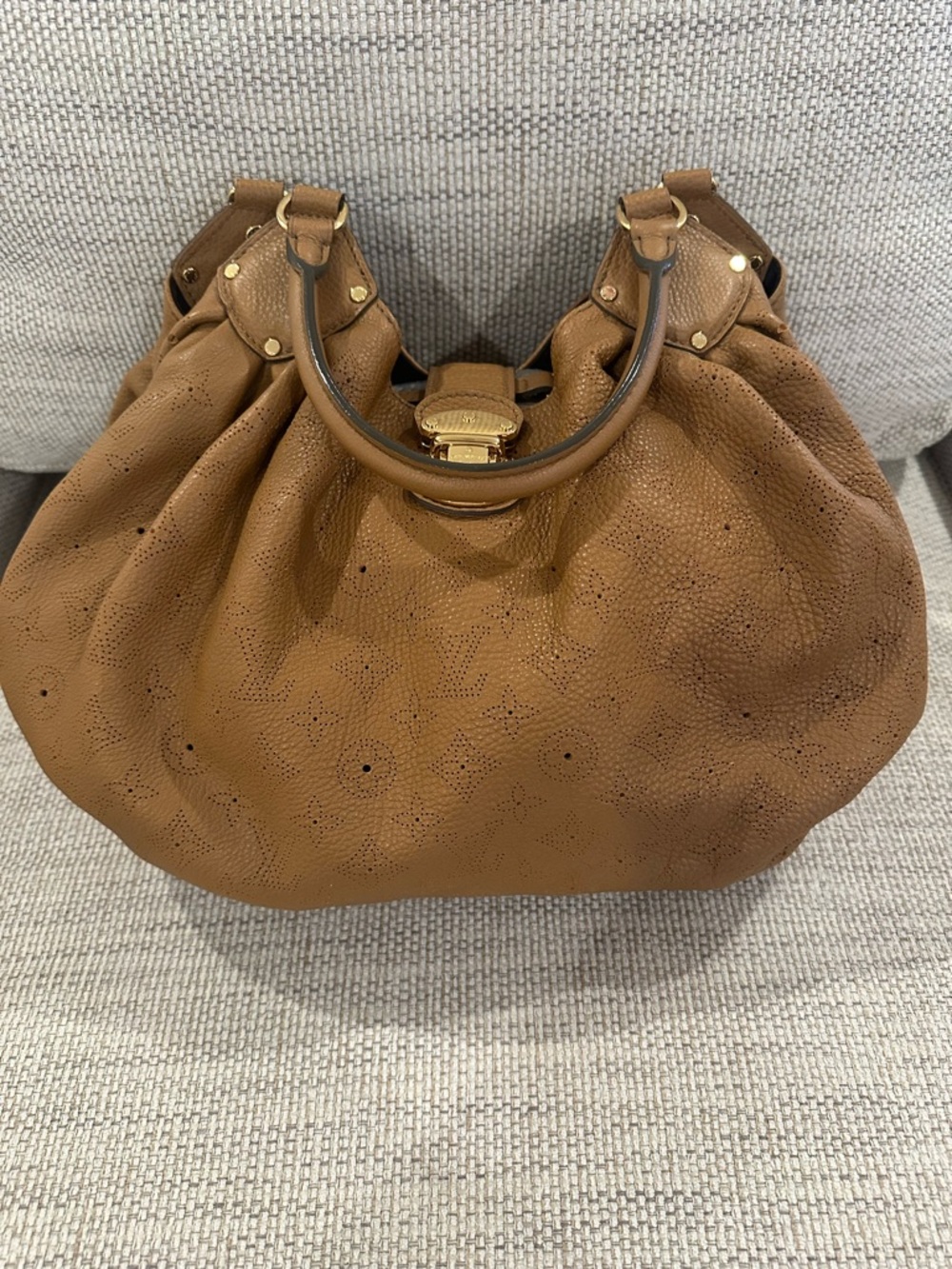 Louis Vuitton Mahina L Hobo Bag